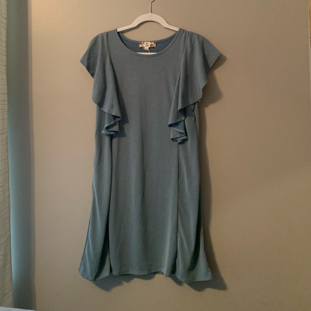 Charming Charlie ruffle sleeve dress